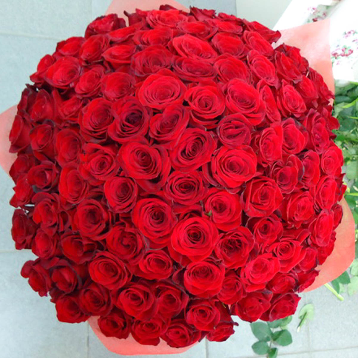 101 красная роза - Фотография цветов перед доставкой 2