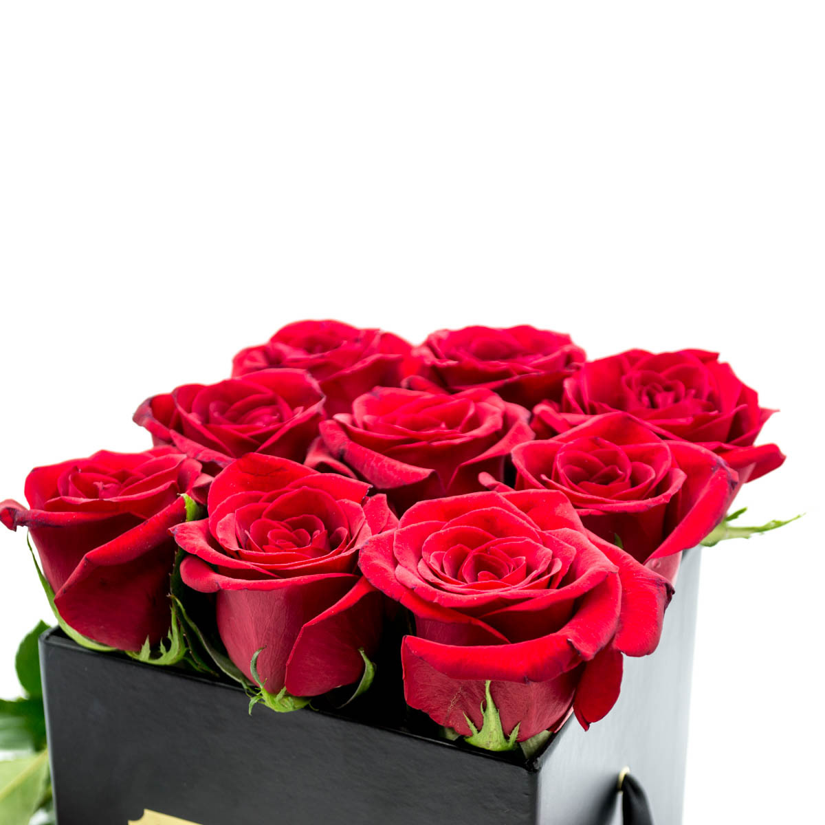 9 Красных роз в черном mini-кубе - Фотография цветов перед доставкой 4