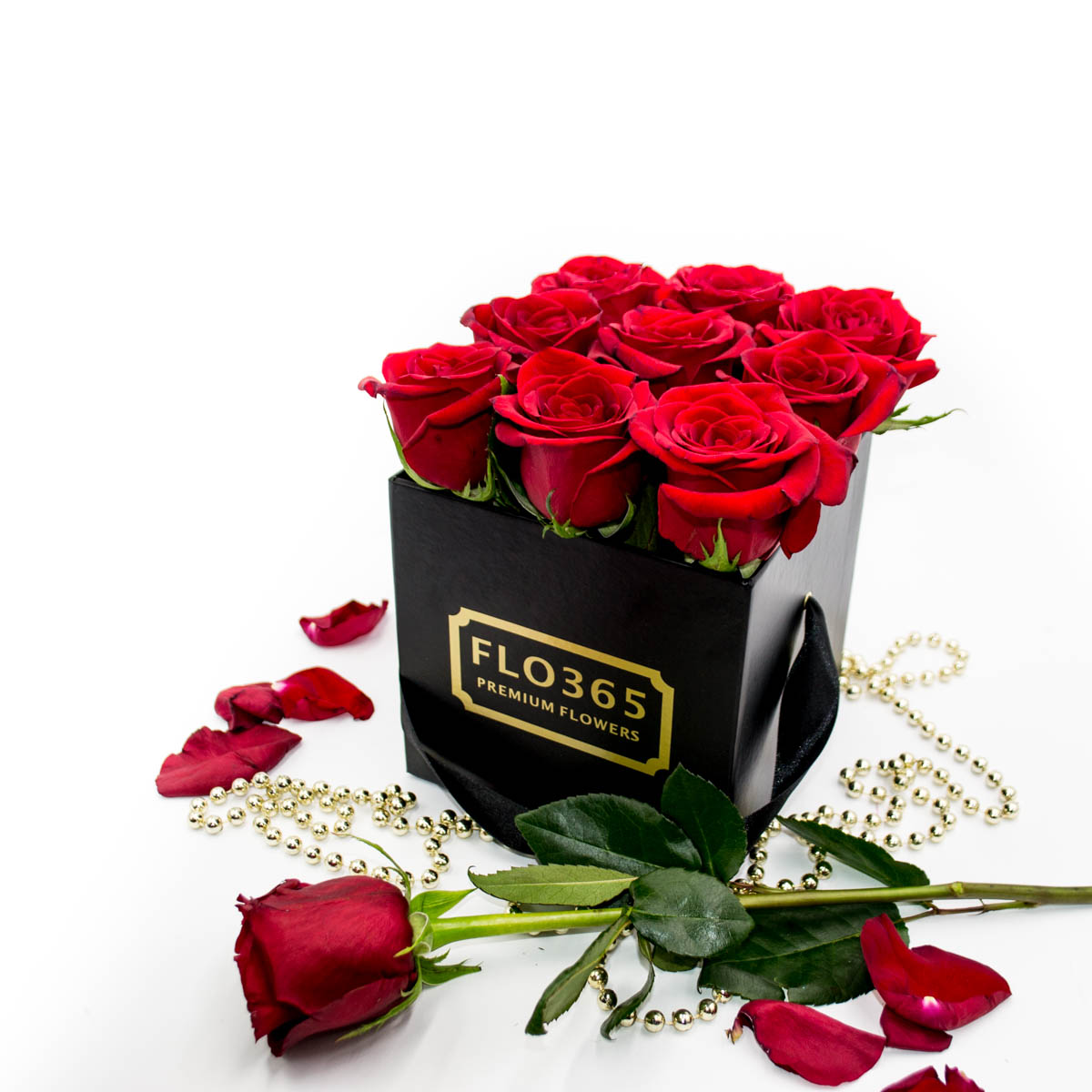 9 Красных роз в черном mini-кубе - Фотография цветов перед доставкой 6