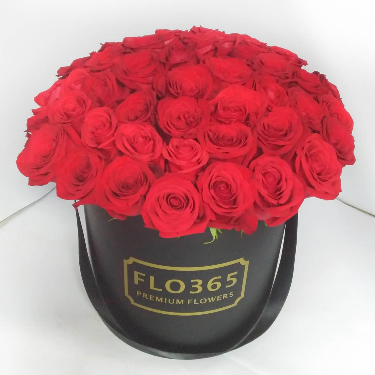 LUXURY! 51 красная роза в шляпной коробке - Фотография цветов перед доставкой
