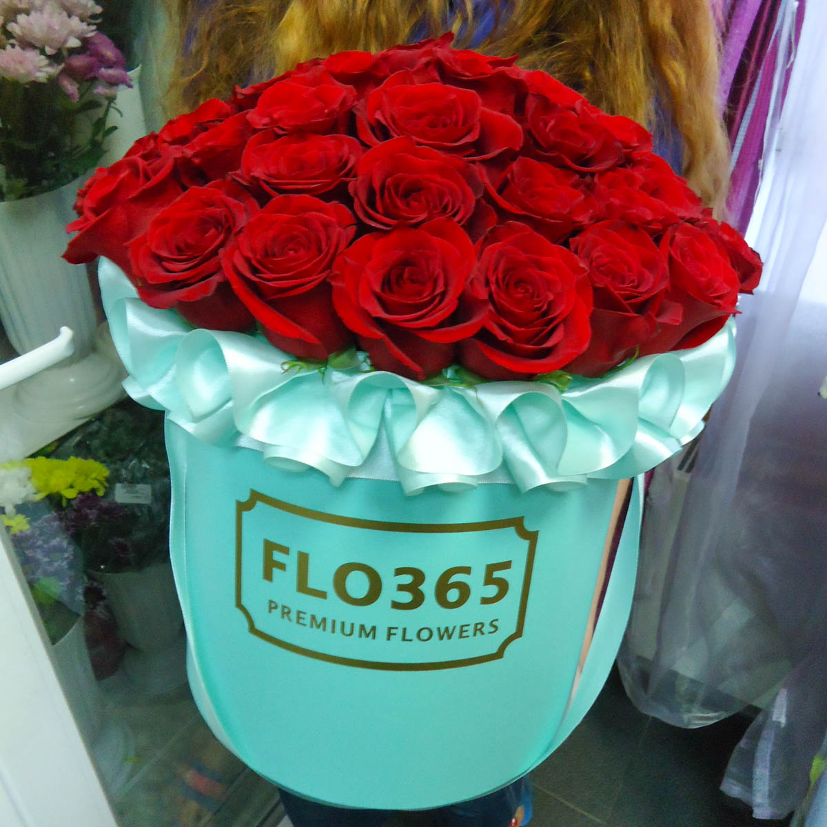 51 роза в шляпной коробке - Фотография цветов перед доставкой