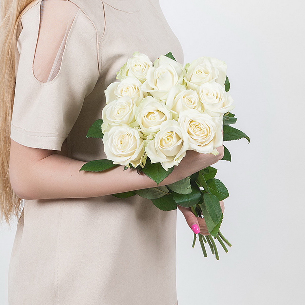 Фото 2 - Букет из 11 белых роз с лентой