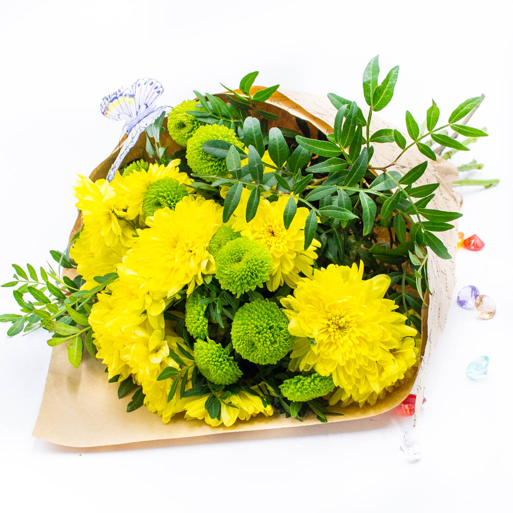 Букет из 7 хризантем кустовых с зеленью фото