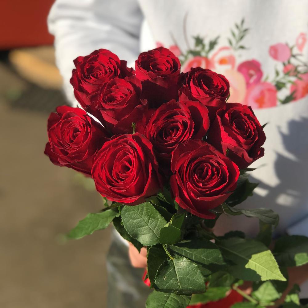 Фото 2 - Букет из 9 красных роз с лентой