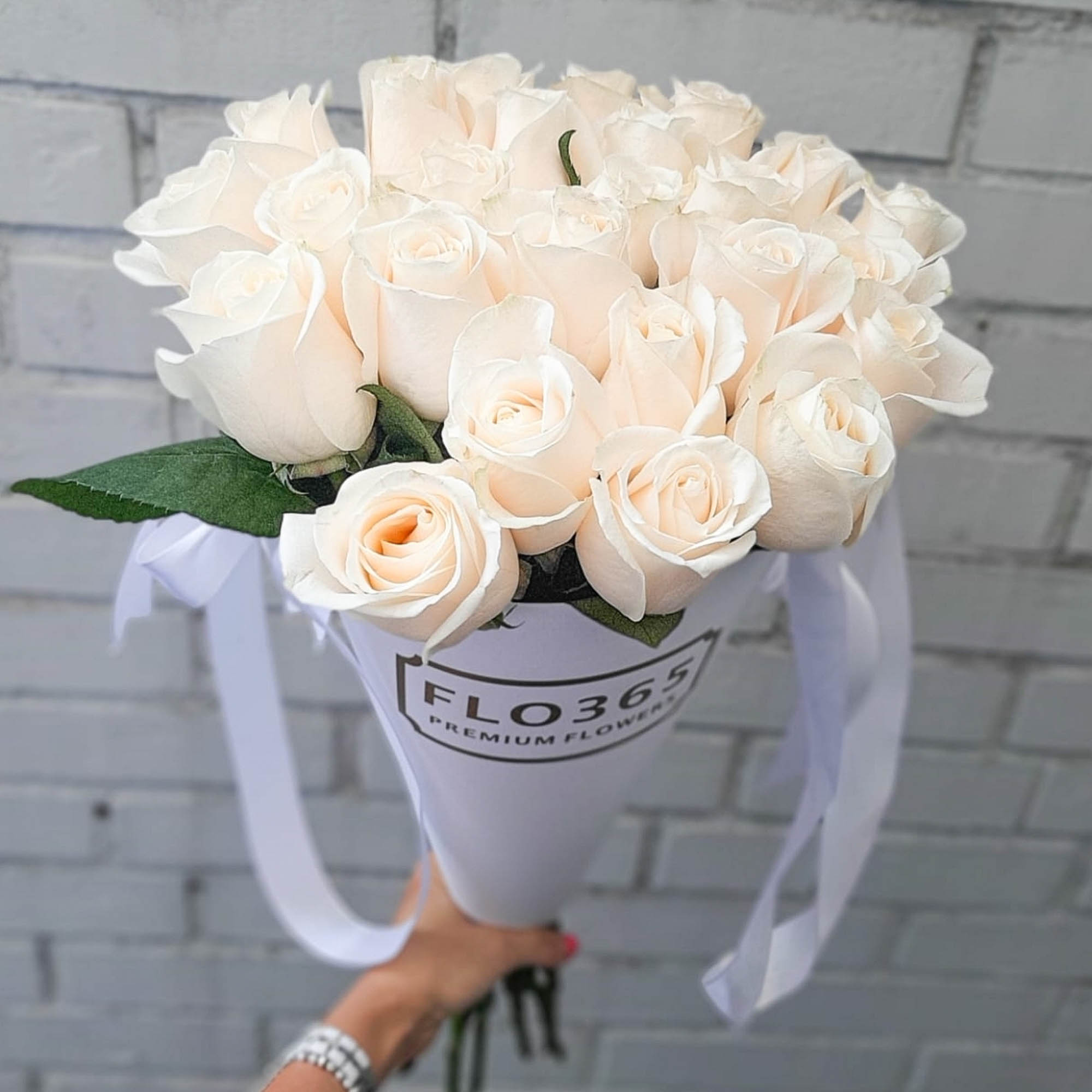Фото 1 - ХИТ ПРОДАЖ! 25 Белых роз в конверте
