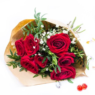 Крафт-конверт с красными розами