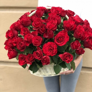 Большая корзина 51 красной розы